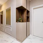 A2 1 Bedroom Modern *