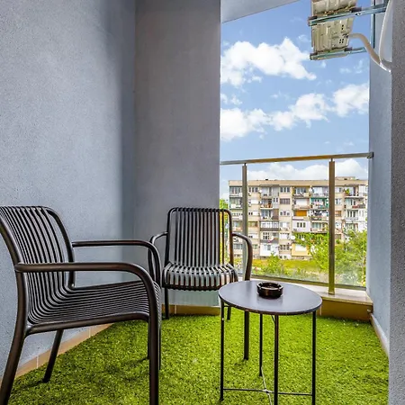 1br Modern And Cozy With Free Parking Appartement